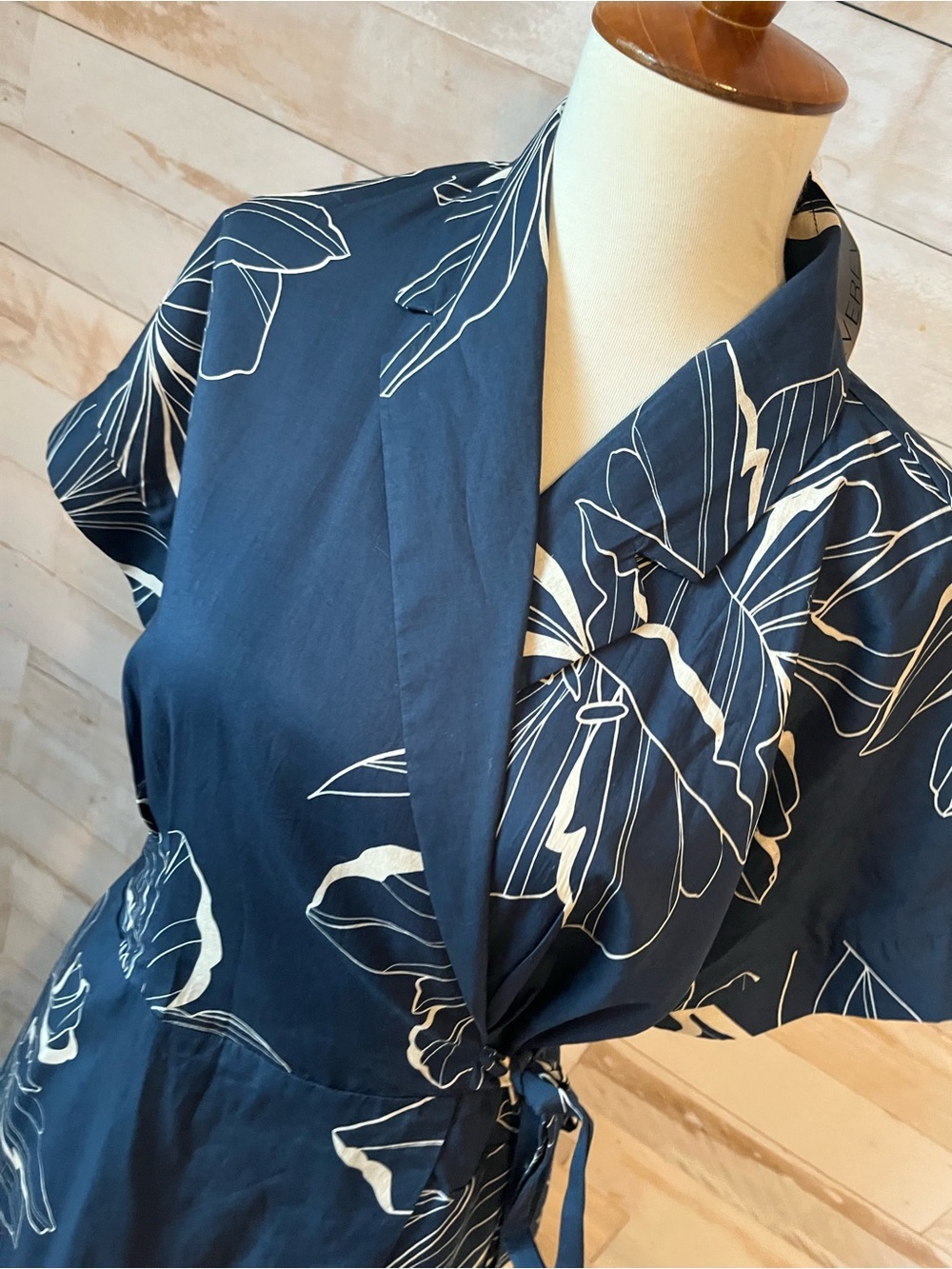 NWT Hutch size M Rosen belted midi dress in blue floral - Picture 6 of 13